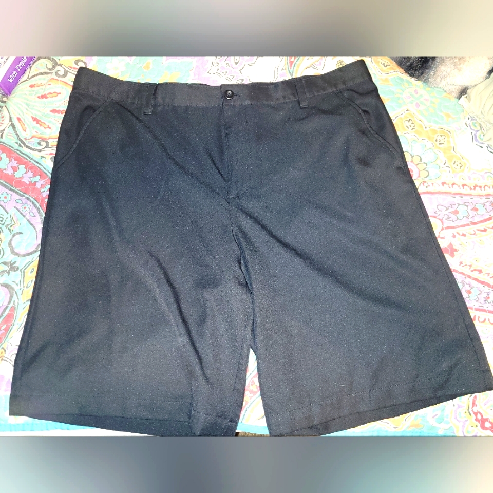 Izod Men's Black Golf Shorts Sz 40, Men's Golf Shorts Size 40, Izod Golf Shorts